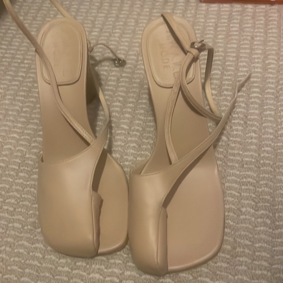 ASYMMETRIC CHRISTINE SHOES BEIGE by awake mode - Picture 4 of 5